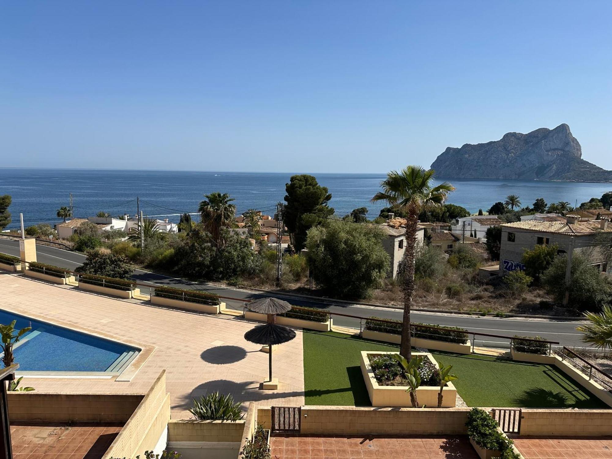 Chalet pareado con piscina y vistas al mar Calpe Exterior foto